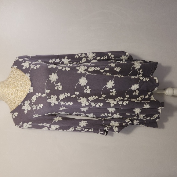 Altar'd-State Cool Grey White Floral Embroidered Bell Sleeve Cut-Out Back Mini S - Picture 2 of 16